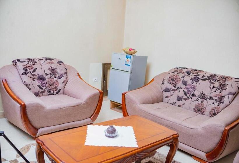سوییت جونیور, Tigers S Apartment