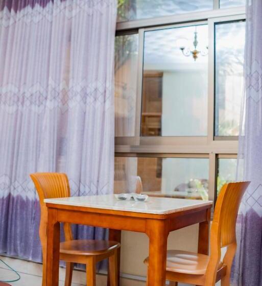 سوییت جونیور, Tigers S Apartment