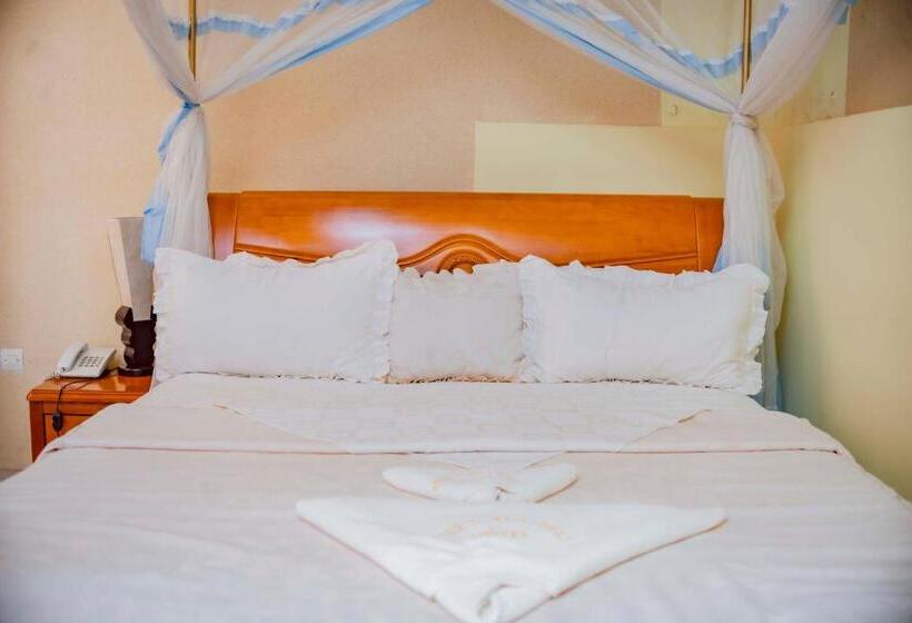 اتاق استاندارد یک نفره, Tigers S Apartment