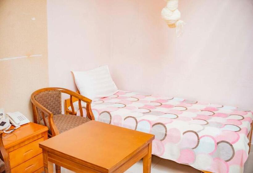 آپارتمان 1 خوابه با چشمانداز باغ, Tigers S Apartment