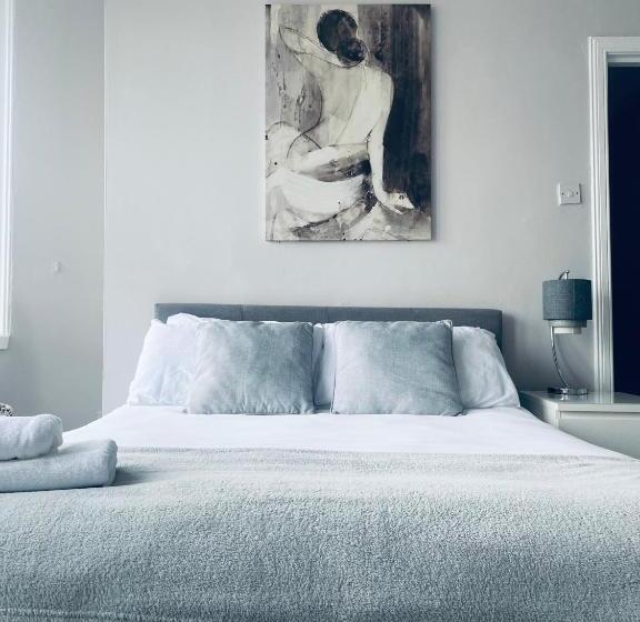 غرفة عائلية, The Portmann