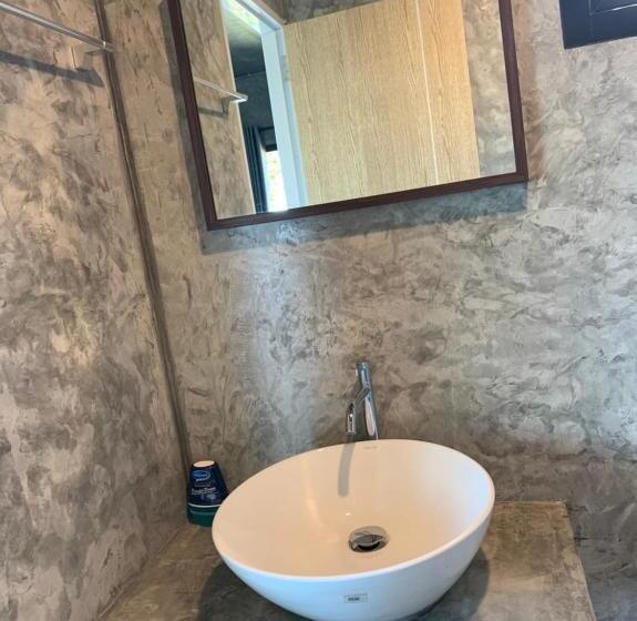 بانگلوی سوپریور, Somphoch Garden