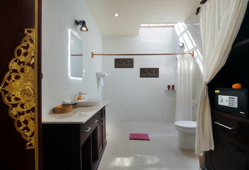 חדר דחוקס עם מיטת קינג, Graha Madesimon