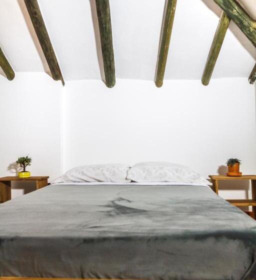 Standard-huone Jaettu Kylpyhuone, Nibiru Hostel