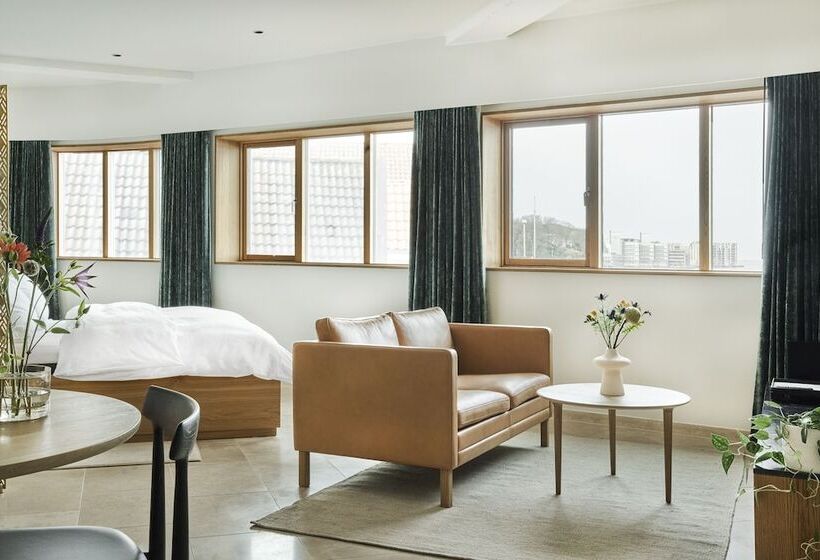 ジュニアスイート, Eilert Smith