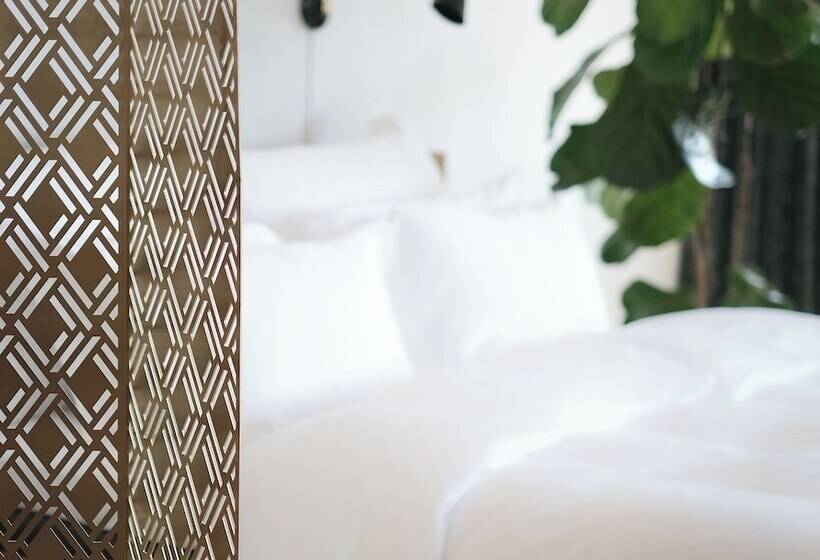 スーペリアースイート, Eilert Smith