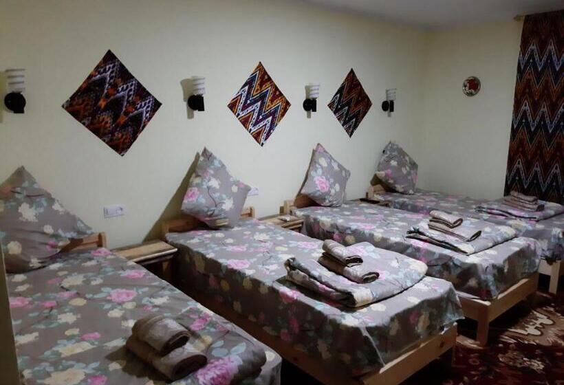 غرفة قياسية رباعية, Naqqosh