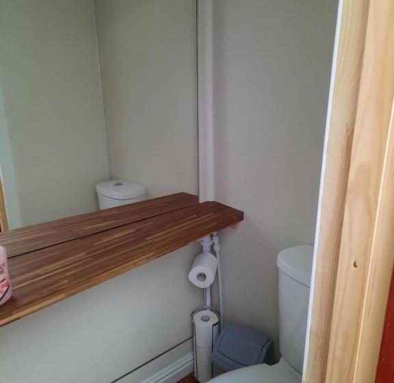 スタンダードスタジオ, The Townhouse Accommodation