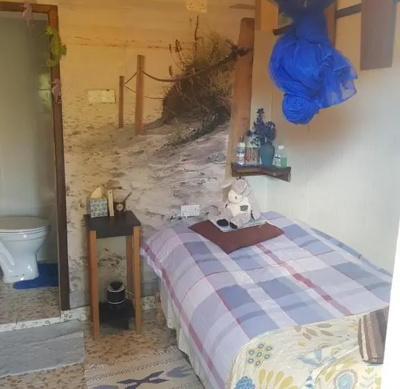 اتاق لوکس یک تخته, Sasana Motel And Guest House