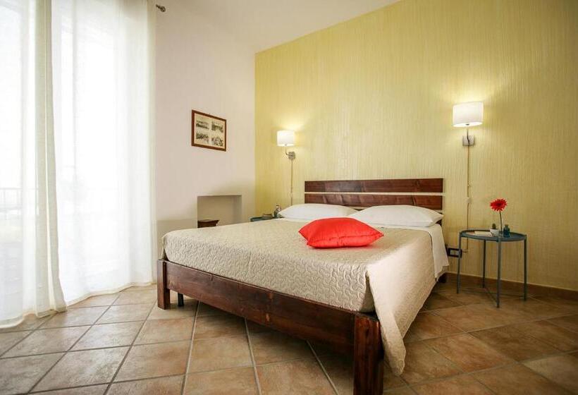 اتاق استاندارد با وان آب گرم, B&b Scirocco House