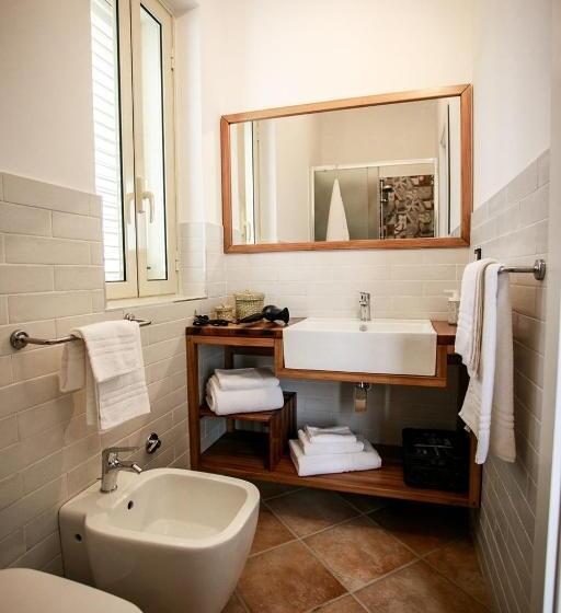 חדר סטנדרט לארבעה, B&b Scirocco House