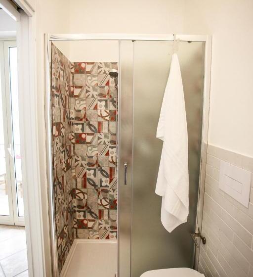 חדר סטנדרט לארבעה, B&b Scirocco House