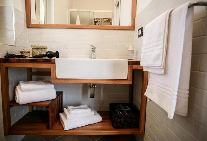 חדר סטנדרט לארבעה, B&b Scirocco House