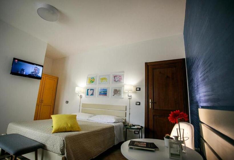 חדר סטנדרט לארבעה, B&b Scirocco House