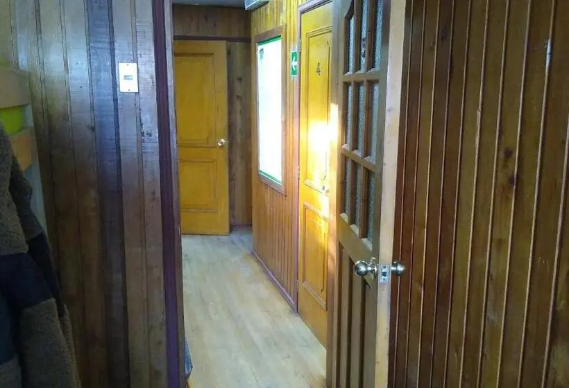تختخواب در اتاق مشترک, Islanet Hostel & Bar