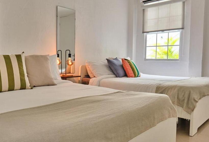 스탠다드 룸 더블 침대 2개, The Pelican Poshtel