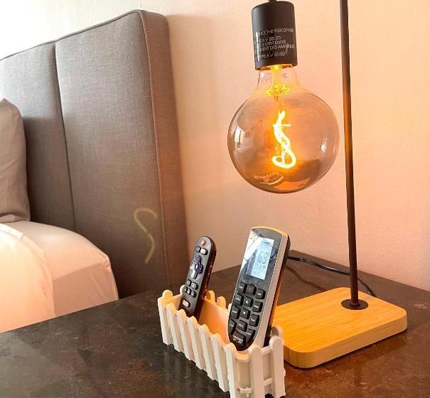 اتاق استاندارد با تخت بزرگ, The Pelican Poshtel