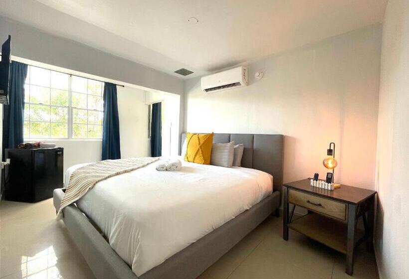 스탠다드 룸 킹사이즈 침대, The Pelican Poshtel