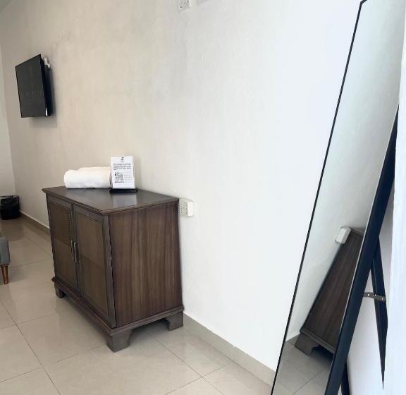 스탠다드 트리플 룸, The Pelican Poshtel