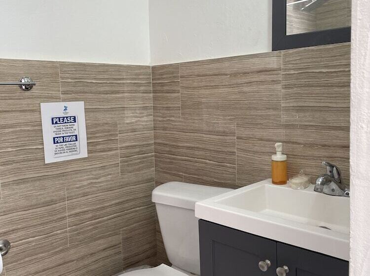 침실 1개 아파트, The Pelican Poshtel