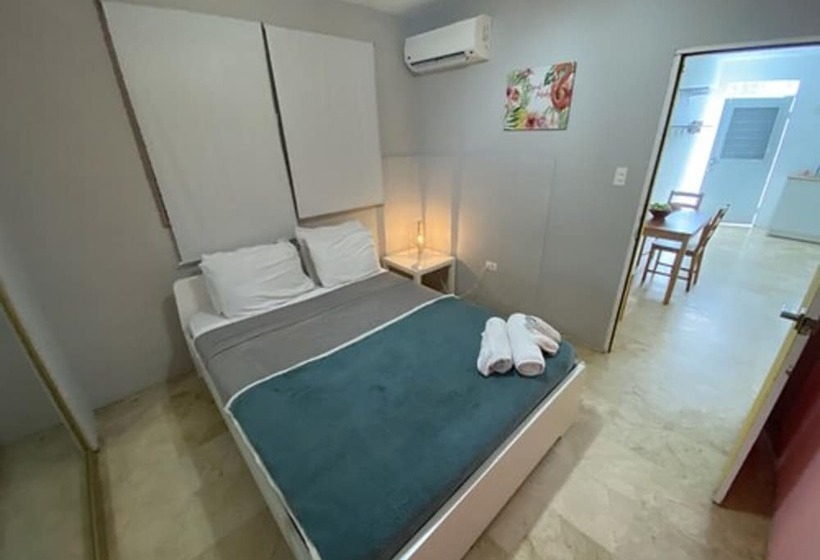 آپارتمان 1 خوابه, The Pelican Poshtel