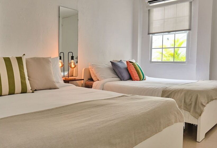 스탠다드 룸 더블 침대 2개, The Pelican Poshtel