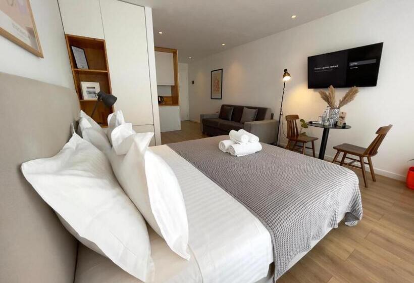 شقة دور أخير غرفة نوم واحدة, Rooftop Tirana