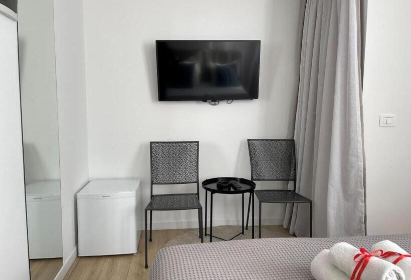 إستوديو قياسى, Rooftop Tirana