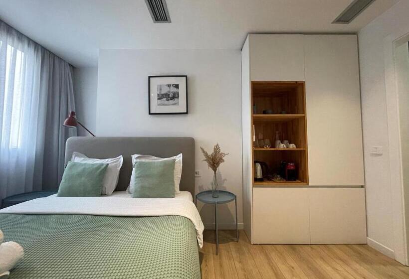 إستوديو قياسى, Rooftop Tirana