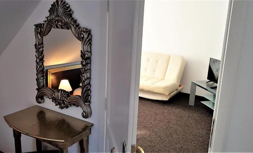 Habitació Triple Estàndard, Fox Valley Villa