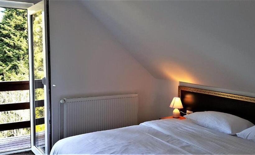 Habitació Triple Estàndard, Fox Valley Villa