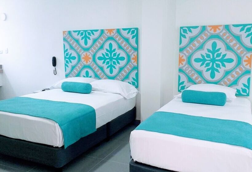 חדר סטנדרט לארבעה, Akuamarina