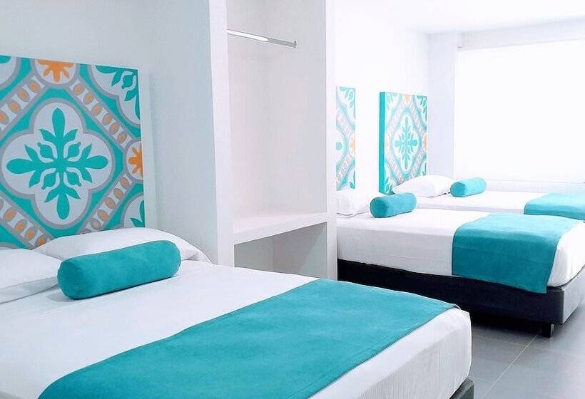 חדר סטנדרט לשלושה, Akuamarina