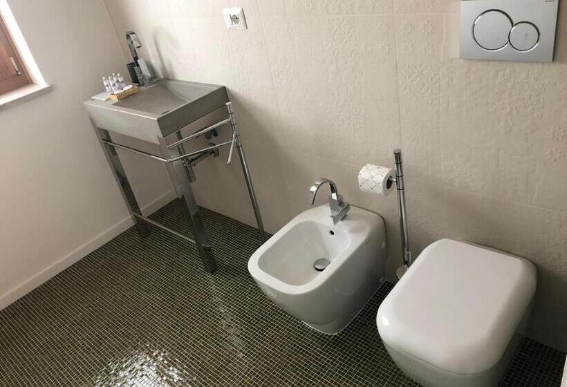 غرفة قياسية مزوَّدة بجاكوزي, Suberito Rooms&bar