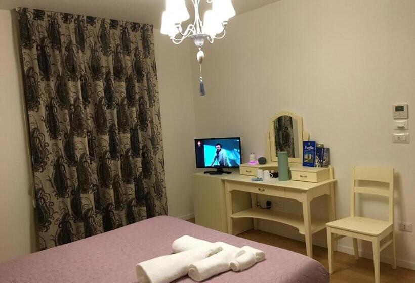 غرفة قياسية مزوَّدة بشُرفة, Suberito Rooms&bar