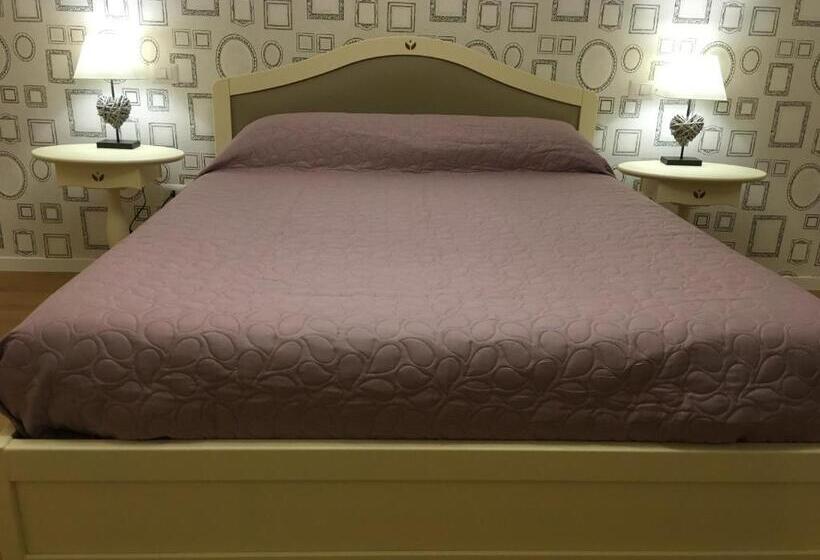 غرفة قياسية مزوَّدة بشُرفة, Suberito Rooms&bar