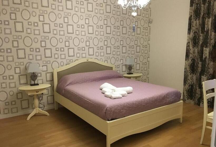 غرفة قياسية مزوَّدة بشُرفة, Suberito Rooms&bar