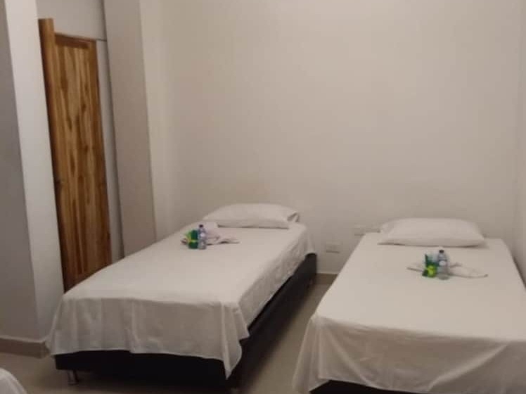 标准三人间, Banana Paradise