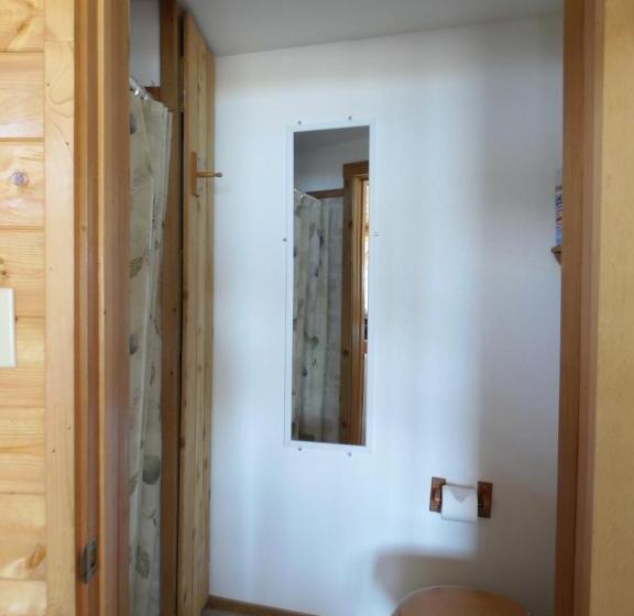 بنجلو قياسى, Angels Rest On Resurrection Bay Llc