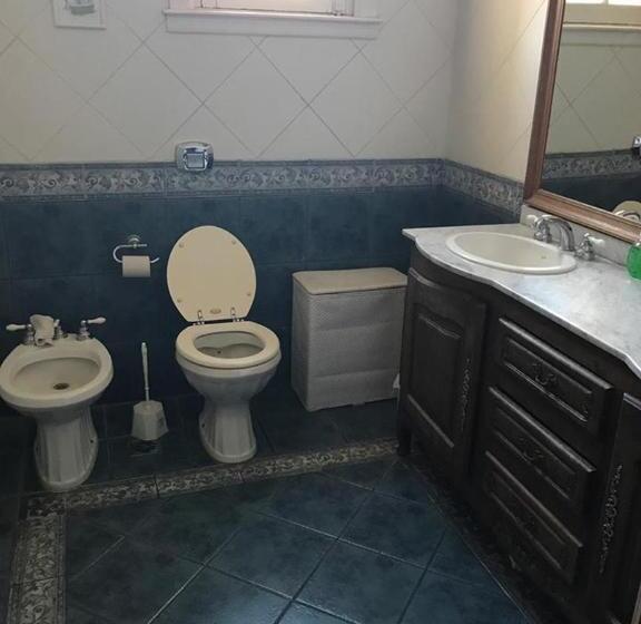 标准三人间, Villa Black Bnb