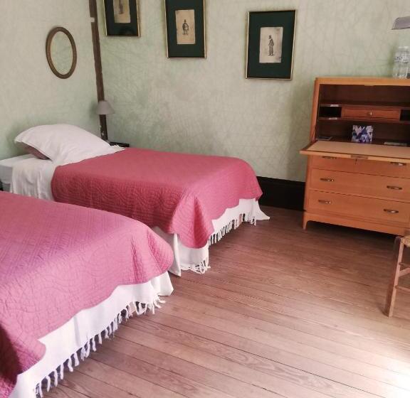 סוויטה עם טרסה, La Virgule De Tanlay