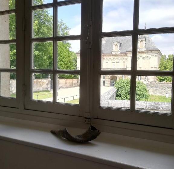 סוויטה עם טרסה, La Virgule De Tanlay