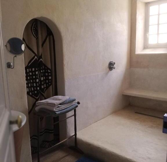 סוויטה עם טרסה, La Virgule De Tanlay