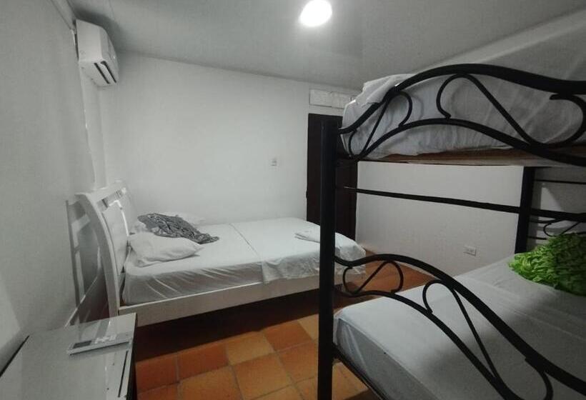 اتاق استاندارد چهار تخته, San José Tatacoa