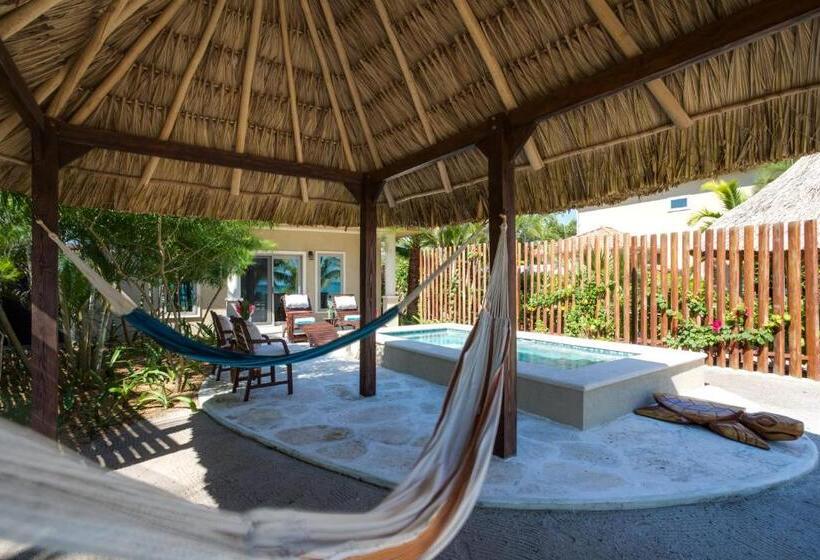 בית, חדר שינה 1, Sirenian Bay Resort  Villas & All Inclusive Bungalows