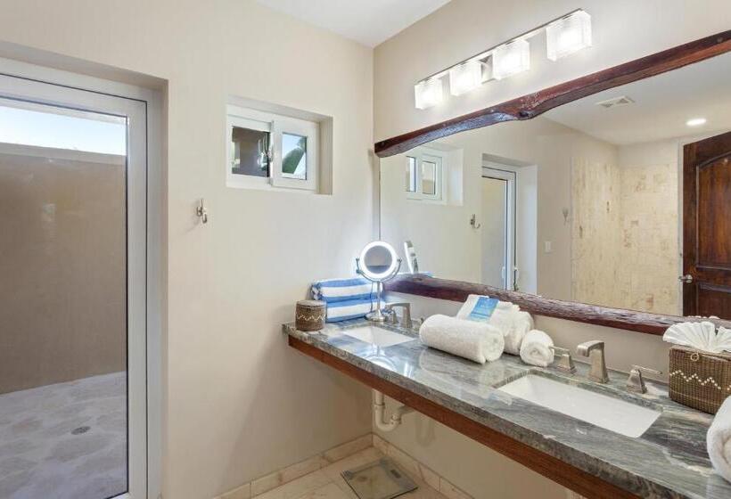 בקתה סטנדרטית עם נוף לים, Sirenian Bay Resort  Villas & All Inclusive Bungalows