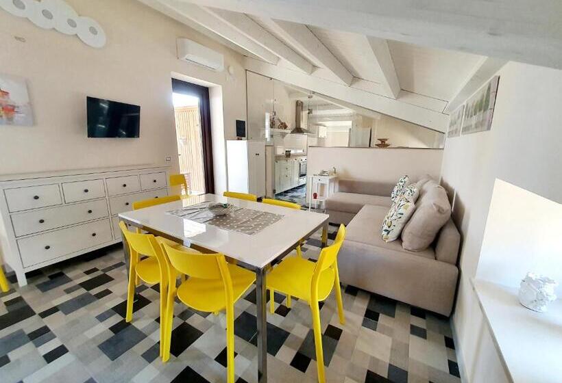آپارتمان 1 خوابه با تراس, Boutique House Anna Franzò