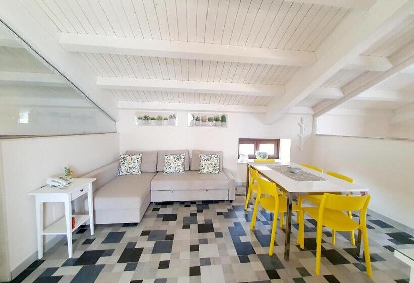 带1个卧室的带阳台的公寓, Boutique House Anna Franzò