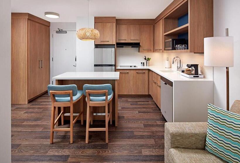 Люкс Кровать Кинг, Element Santa Clara