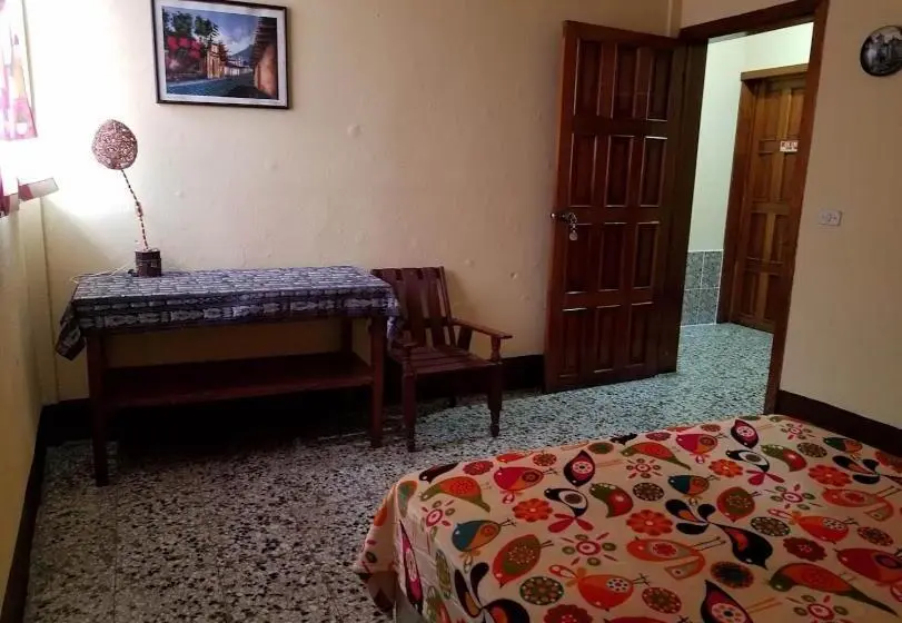 اتاق استاندارد با سرویس بهداشتی مشترک, Casa Guillermo Batz